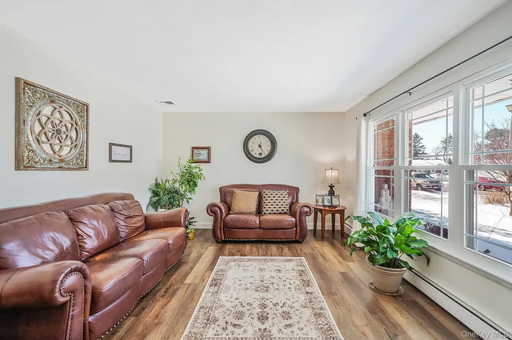 68 Sequoia Way Holbrook NY 11741