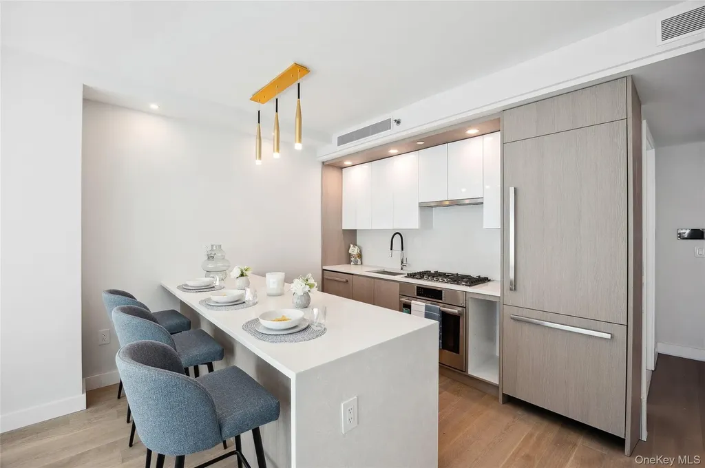 38-20 Parsons Boulevard Flushing NY 11354