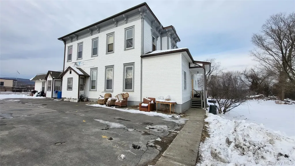 1 Mills Place Milton NY 12547
