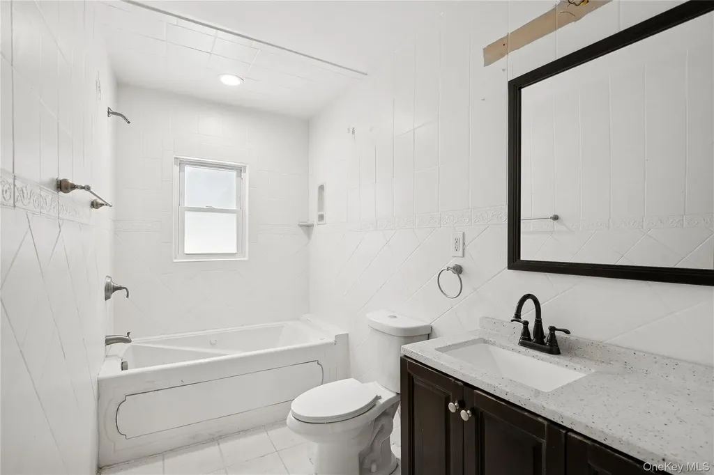 549 Woodbury Road Cold Spring Harbor NY 11724