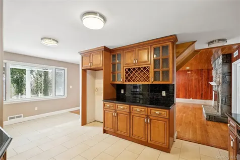 549 Woodbury Road Cold Spring Harbor NY 11724