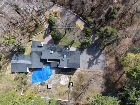 549 Woodbury Road Cold Spring Harbor NY 11724