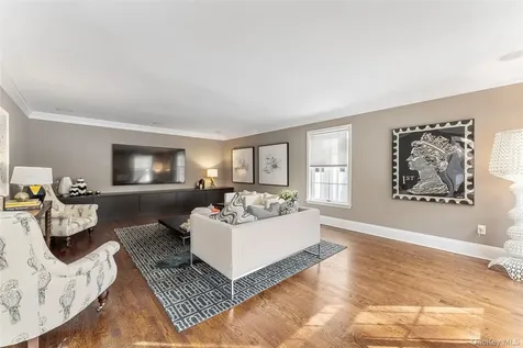 1 Grand Park Avenue Scarsdale NY 10583