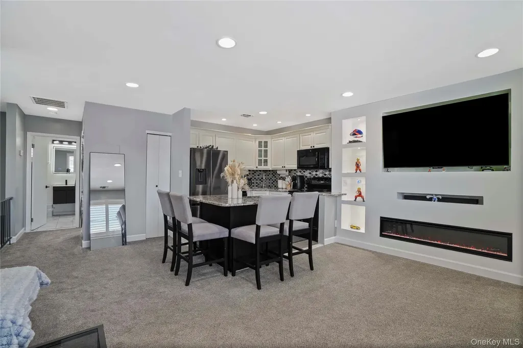 825 S Ocean Avenue Freeport NY 11520