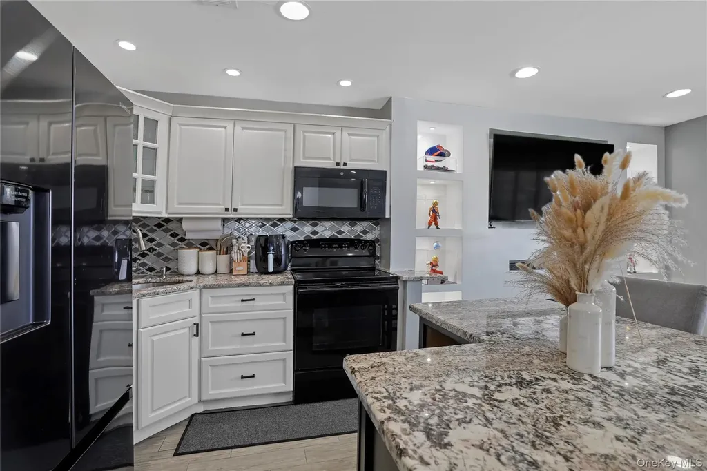 825 S Ocean Avenue Freeport NY 11520