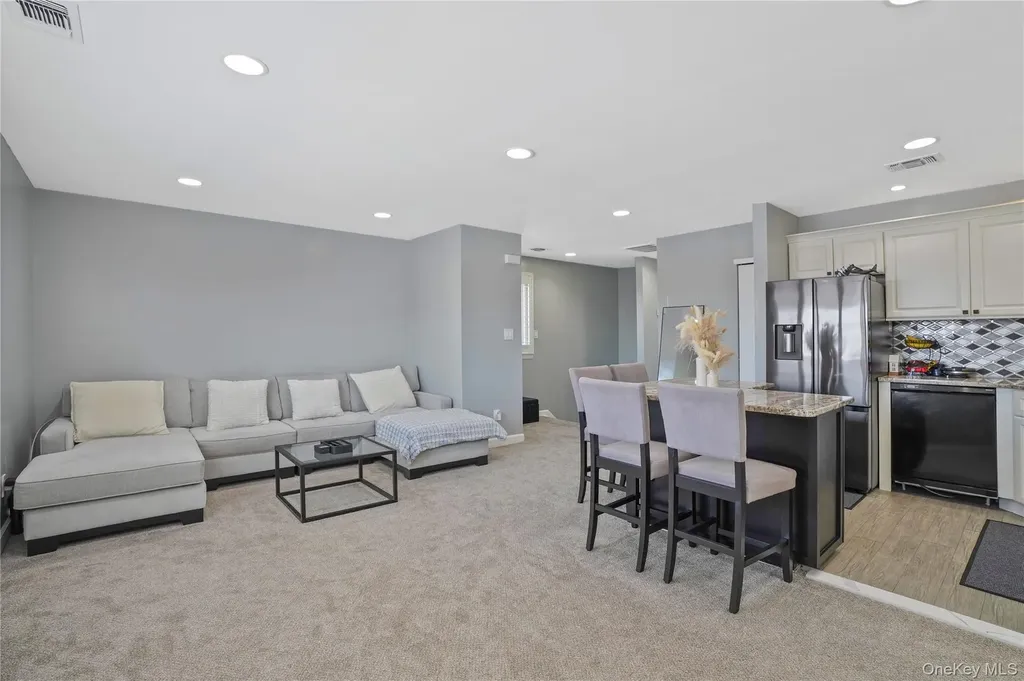 825 S Ocean Avenue Freeport NY 11520