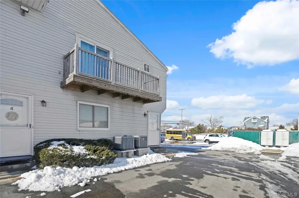 825 S Ocean Avenue Freeport NY 11520