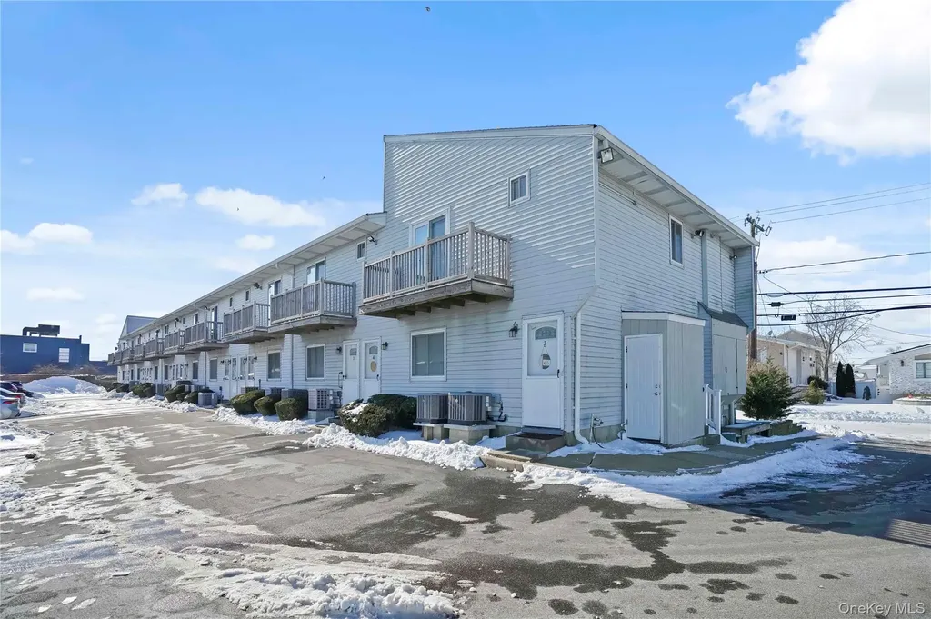 825 S Ocean Avenue Freeport NY 11520