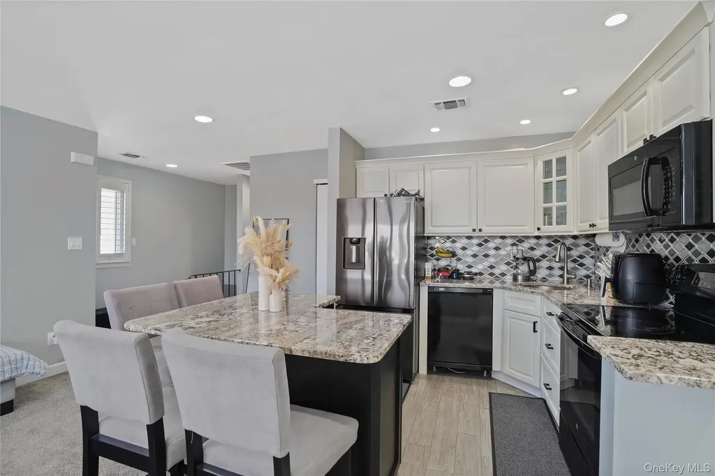 825 S Ocean Avenue Freeport NY 11520