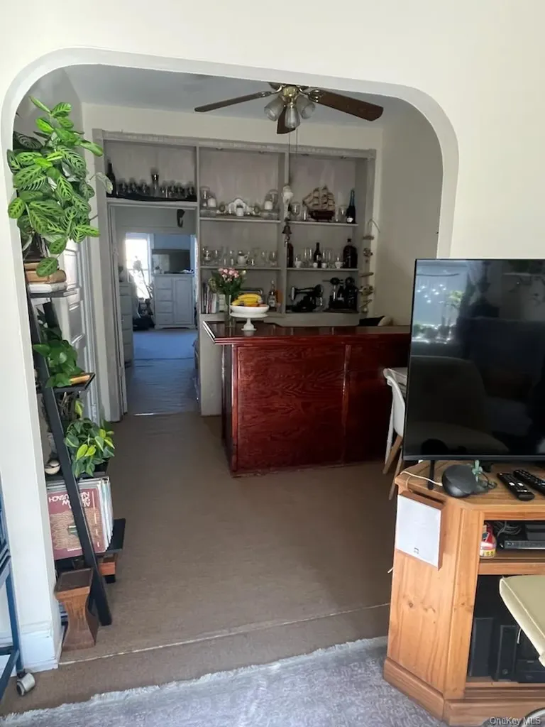 6556 Myrtle Avenue Glendale NY 11385