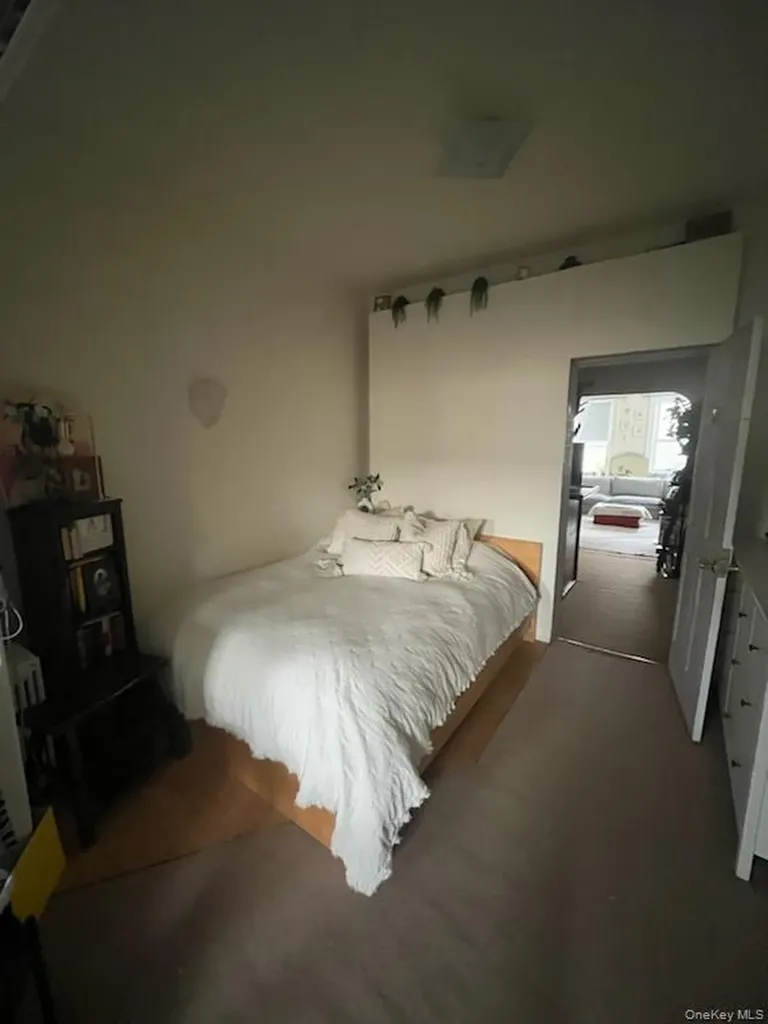 6556 Myrtle Avenue Glendale NY 11385