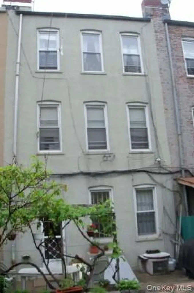 6556 Myrtle Avenue Glendale NY 11385