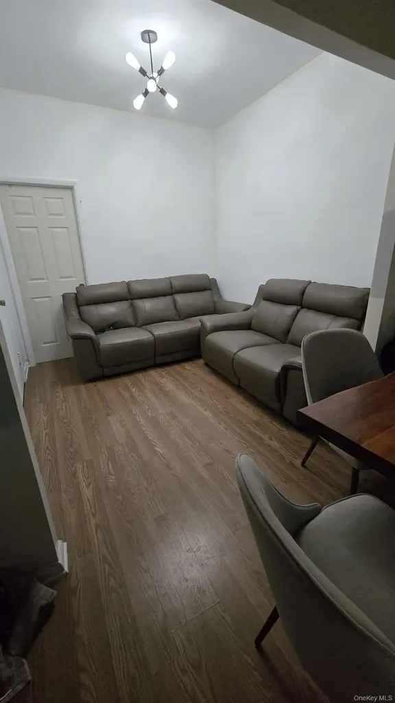 6556 Myrtle Avenue Glendale NY 11385