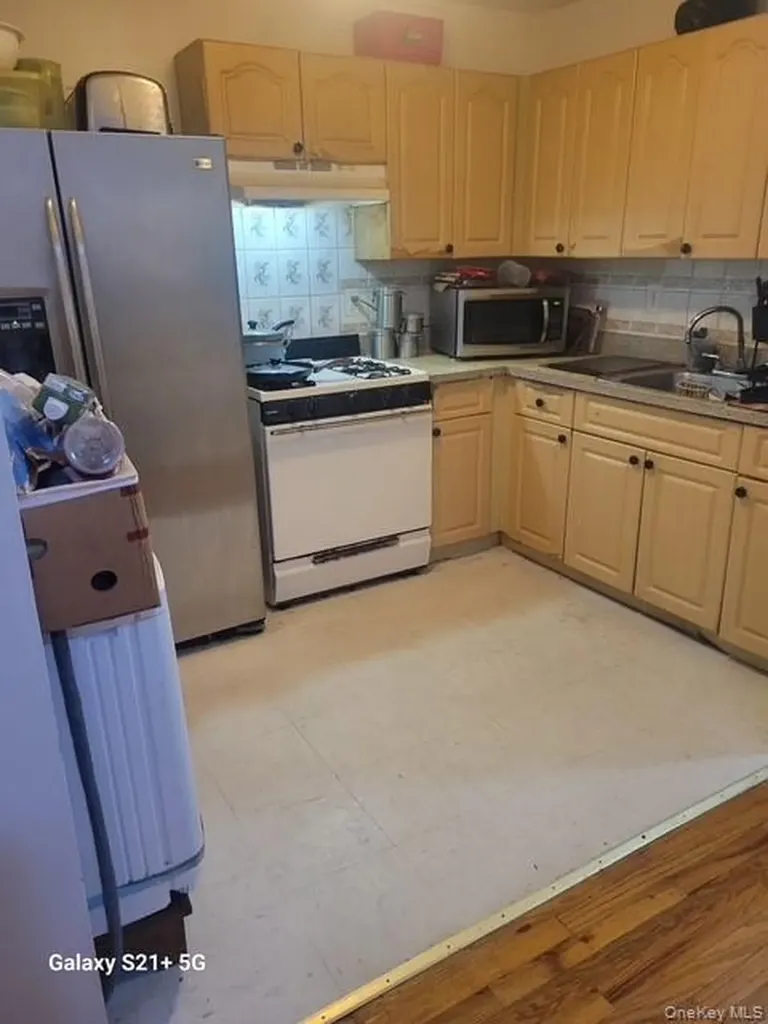 14421 230th Place Rosedale NY 11413