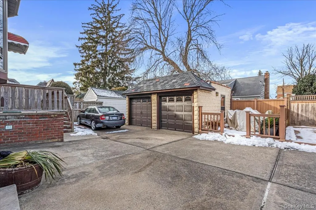 2724 166th Street Flushing NY 11358