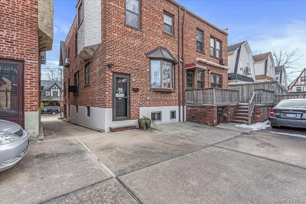 2724 166th Street Flushing NY 11358