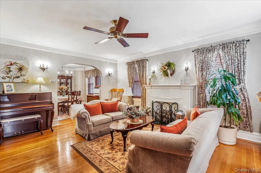 2724 166th Street Flushing NY 11358