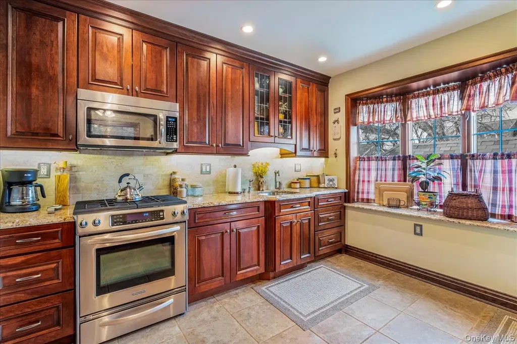 2724 166th Street Flushing NY 11358