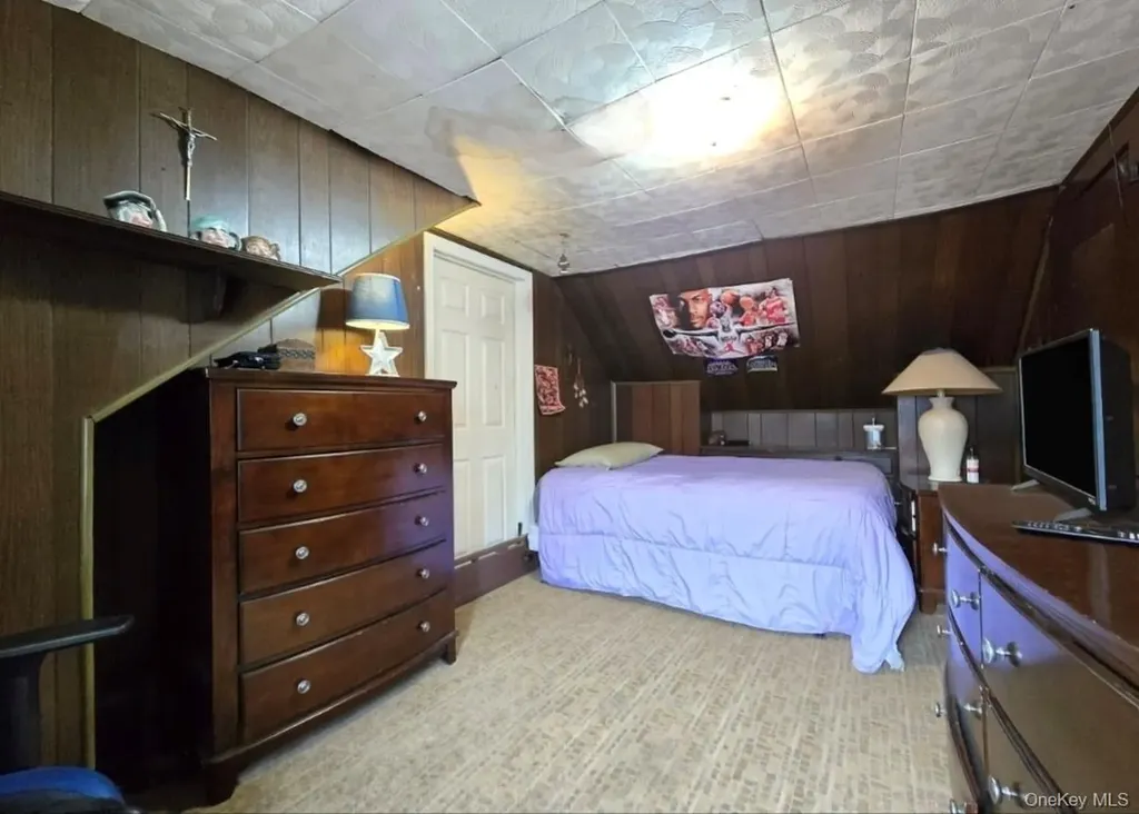 27 Dillmont Drive Smithtown NY 11787