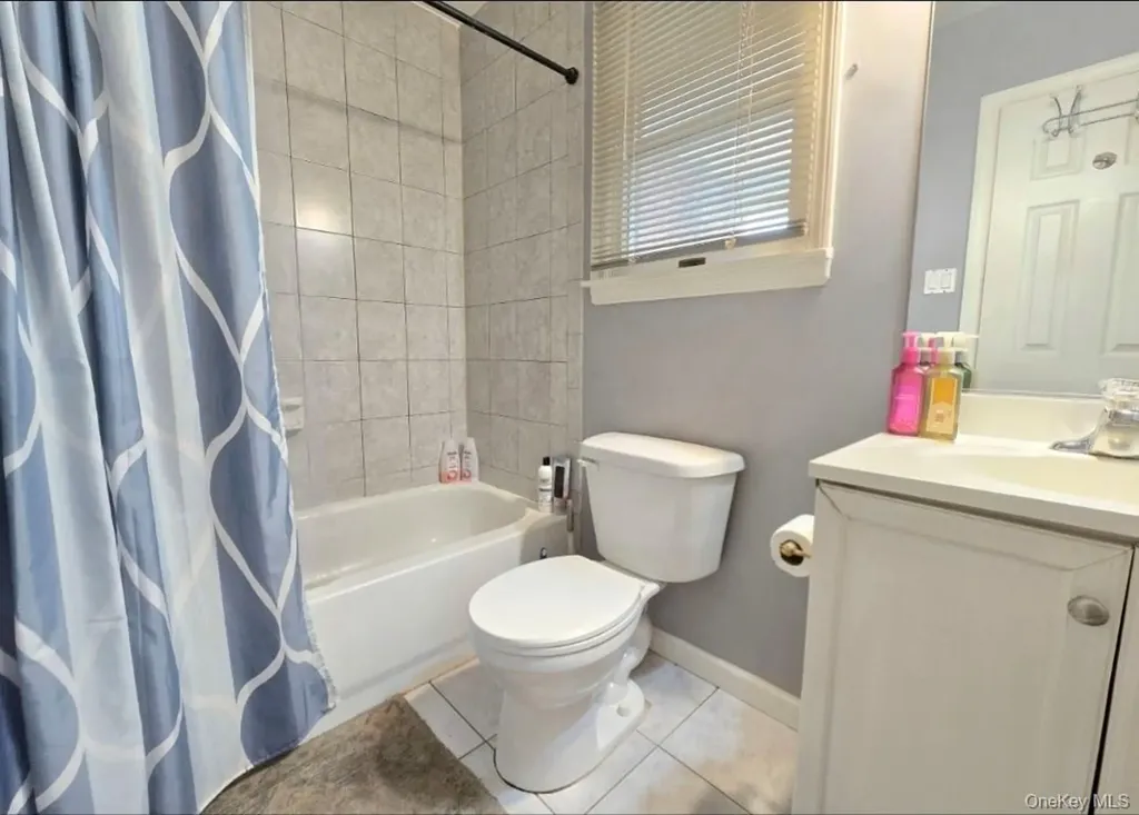 27 Dillmont Drive Smithtown NY 11787