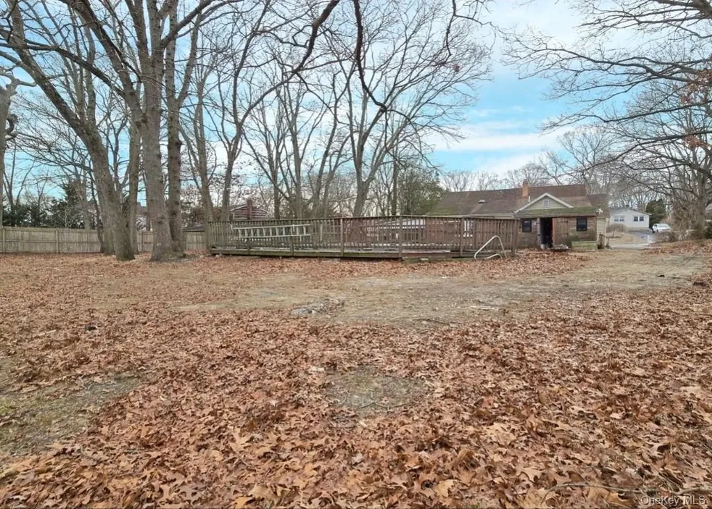 27 Dillmont Drive Smithtown NY 11787
