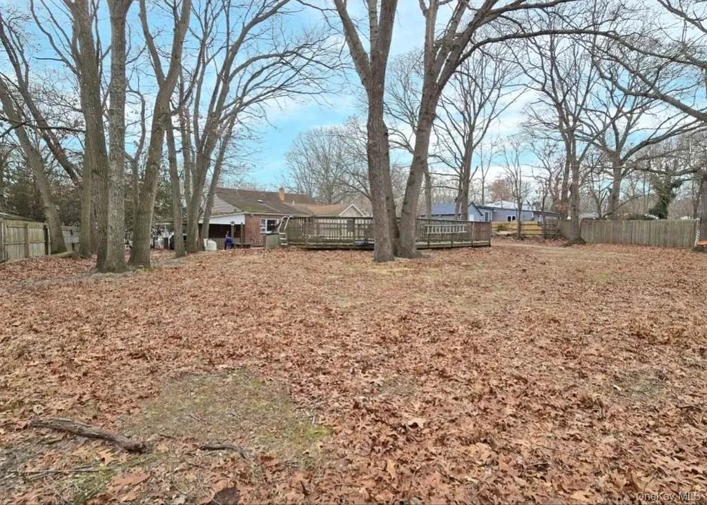 27 Dillmont Drive Smithtown NY 11787
