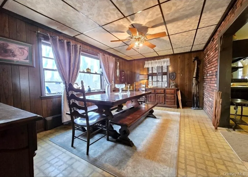 27 Dillmont Drive Smithtown NY 11787