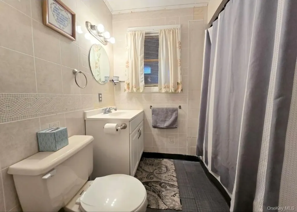 27 Dillmont Drive Smithtown NY 11787