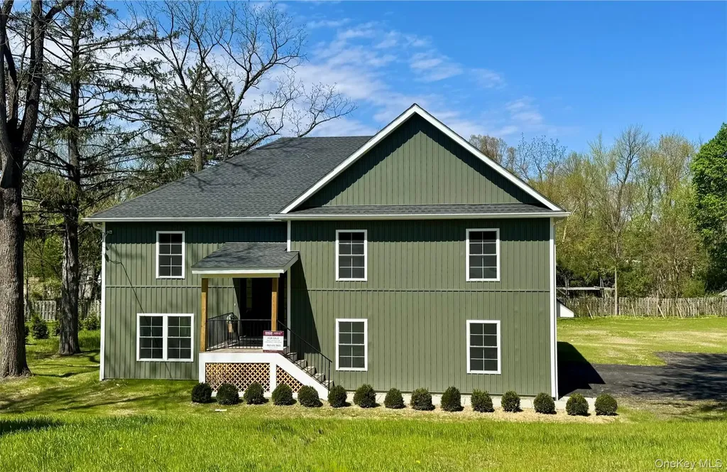 15 Tompkins Avenue Glenham NY 12527