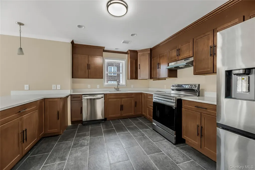 320 E 4th Street Mount Vernon NY 10553