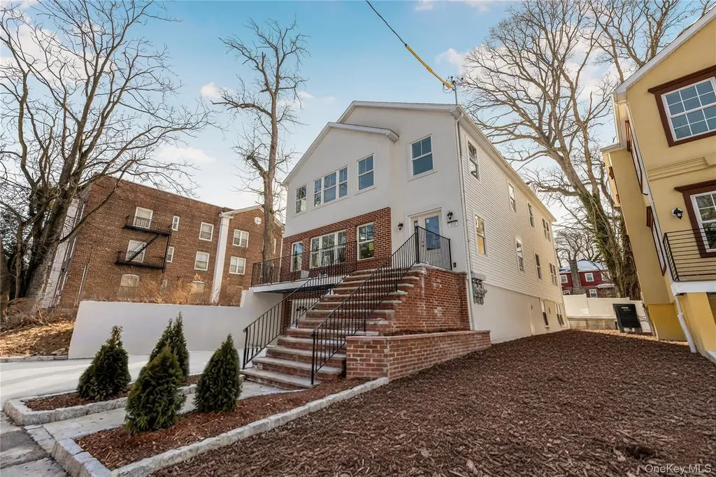 320 E 4th Street Mount Vernon NY 10553
