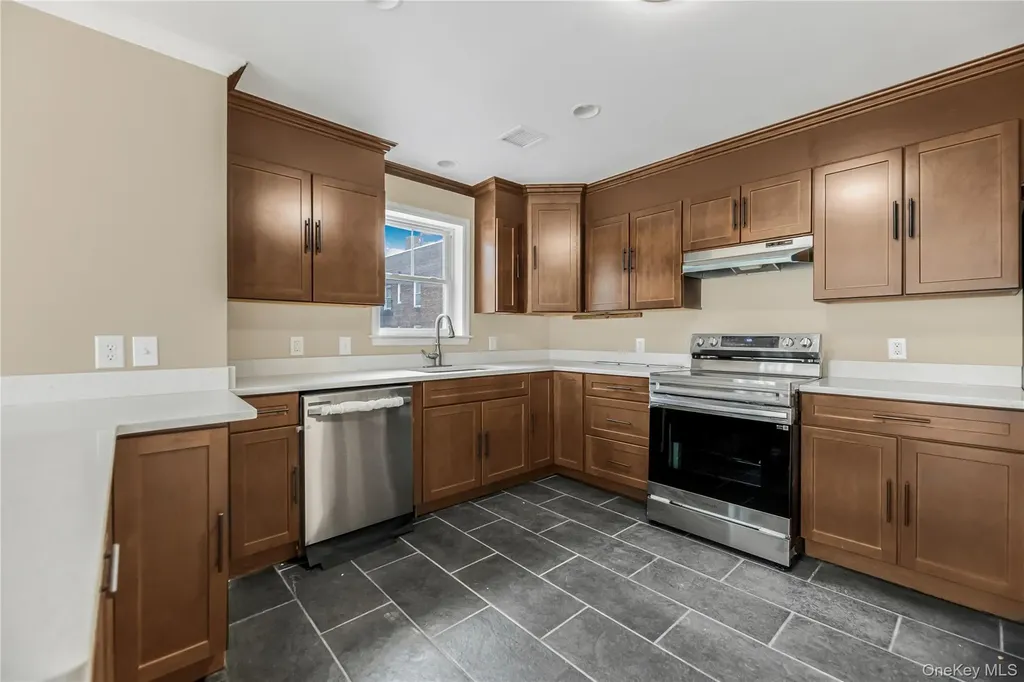 320 E 4th Street Mount Vernon NY 10553