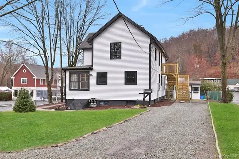 37 Mill Street Sloatsburg NY 10974