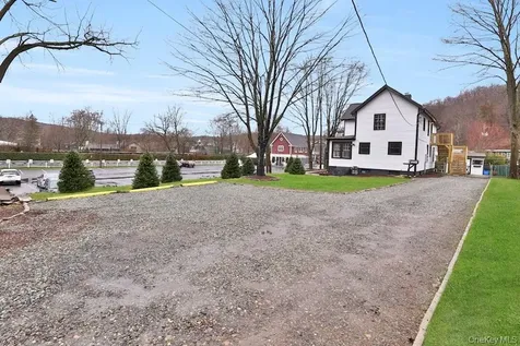 37 Mill Street Sloatsburg NY 10974