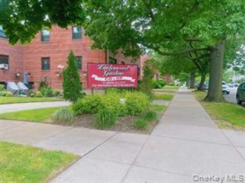 81-06 155 Avenue Howard Beach NY 11414