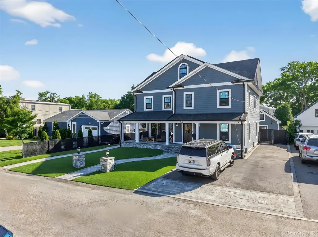 20 Westbridge Drive Babylon NY 11702