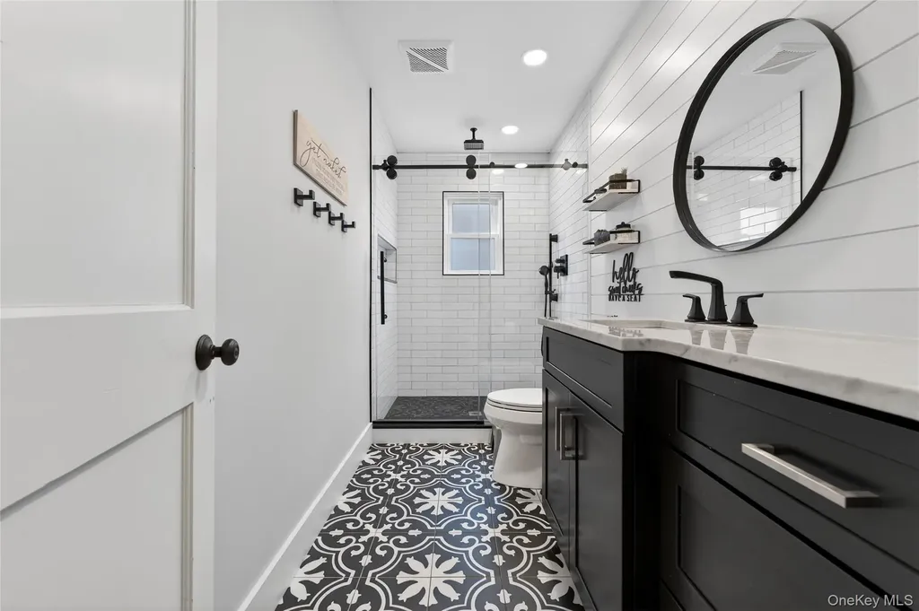 20 Westbridge Drive Babylon NY 11702