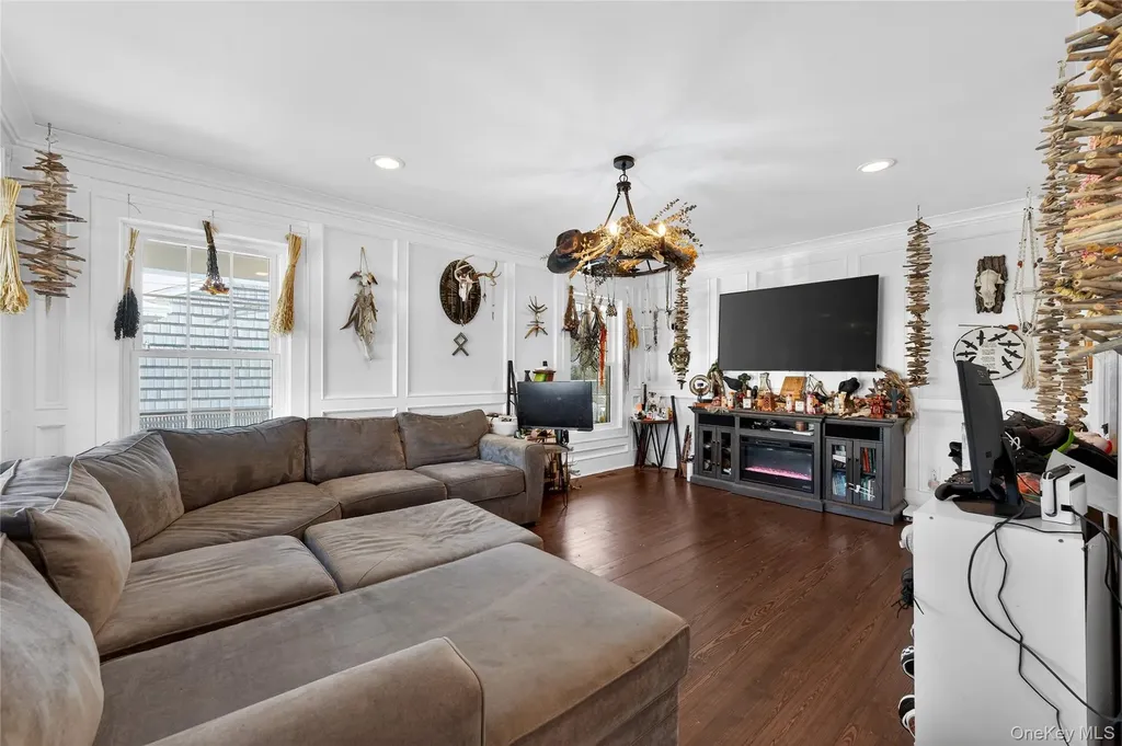 20 Westbridge Drive Babylon NY 11702