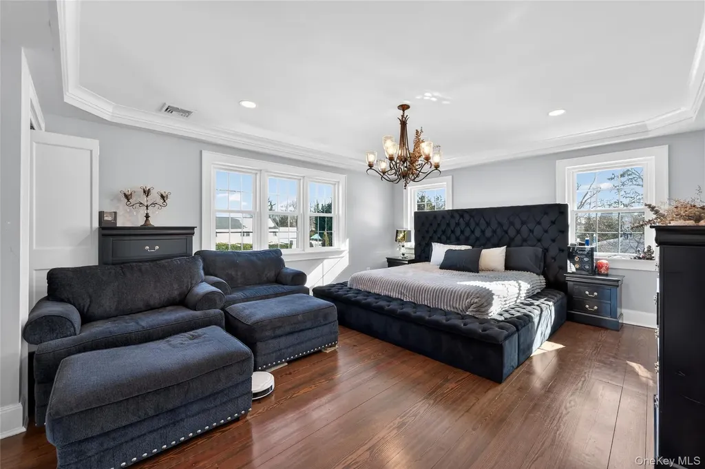 20 Westbridge Drive Babylon NY 11702