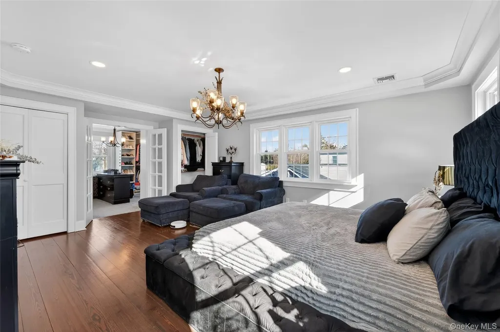20 Westbridge Drive Babylon NY 11702