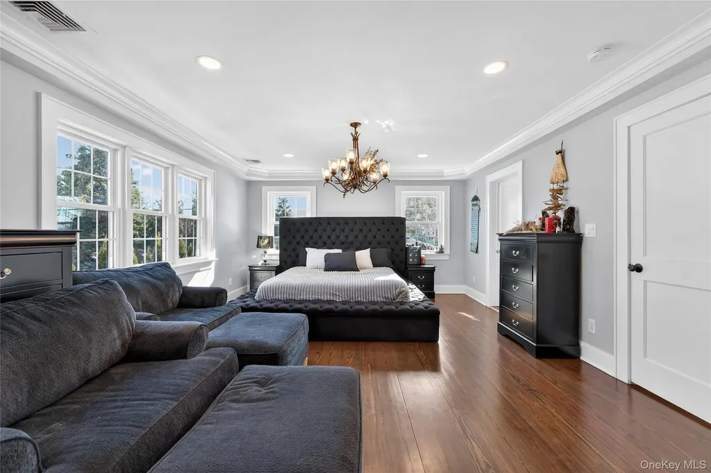 20 Westbridge Drive Babylon NY 11702
