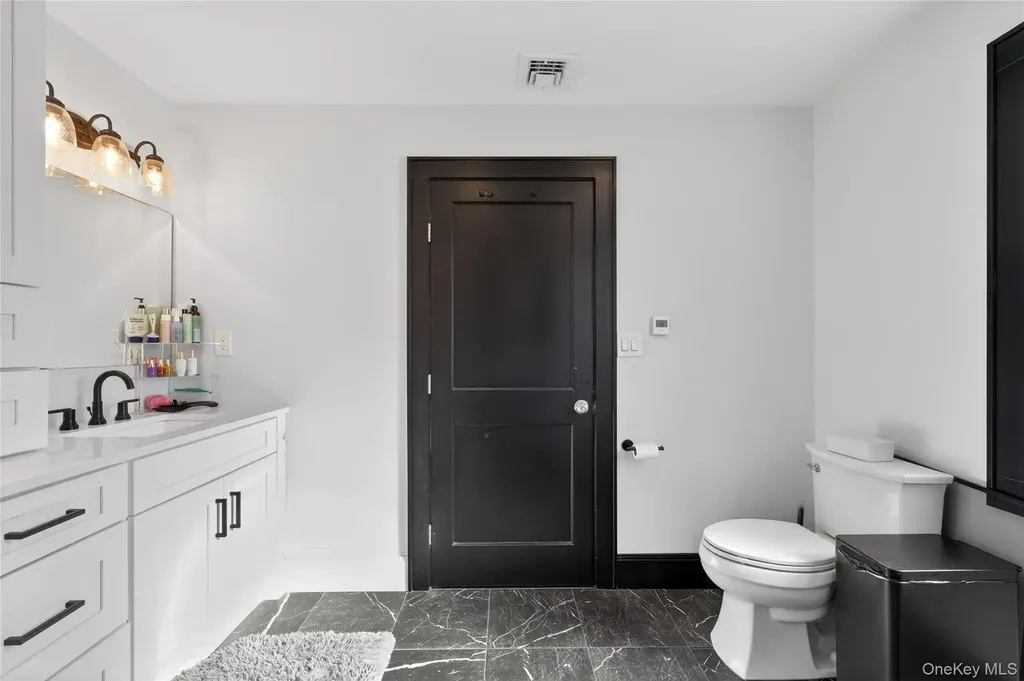 20 Westbridge Drive Babylon NY 11702