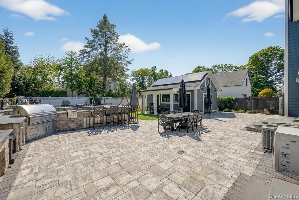 20 Westbridge Drive Babylon NY 11702