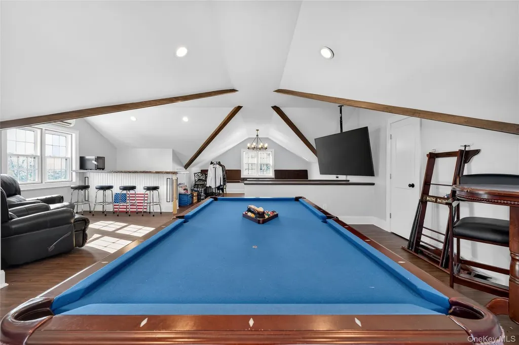 20 Westbridge Drive Babylon NY 11702