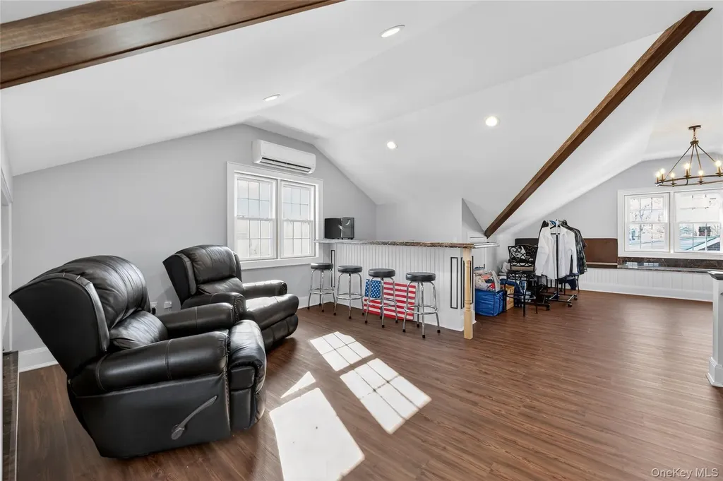 20 Westbridge Drive Babylon NY 11702