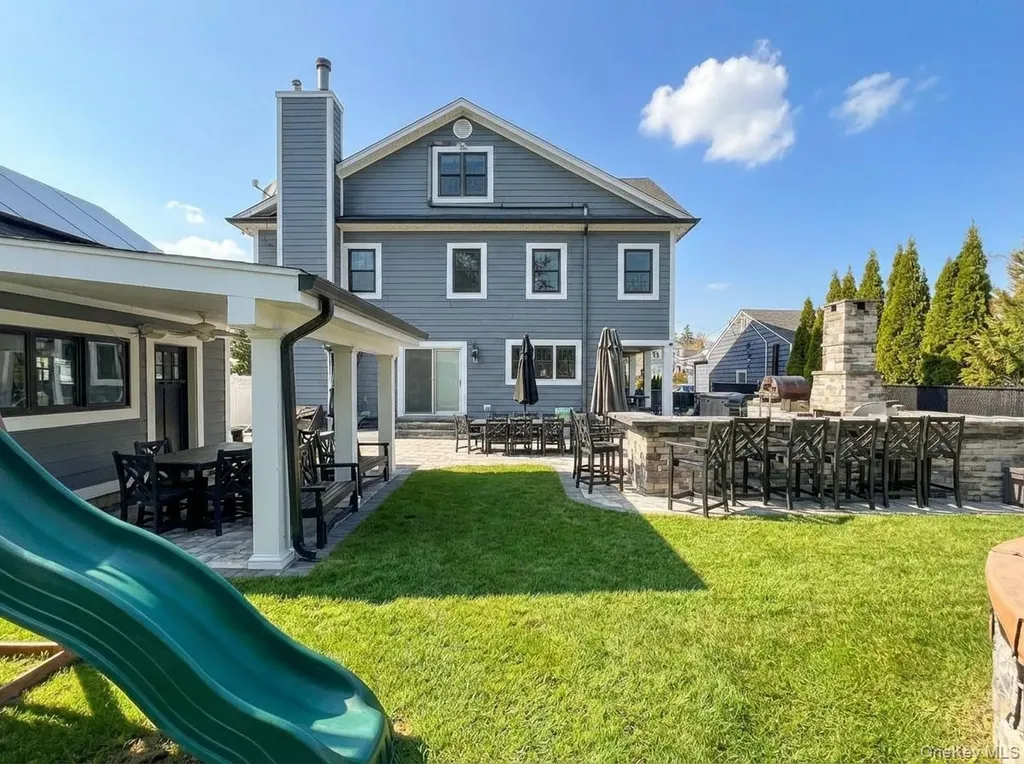 20 Westbridge Drive Babylon NY 11702