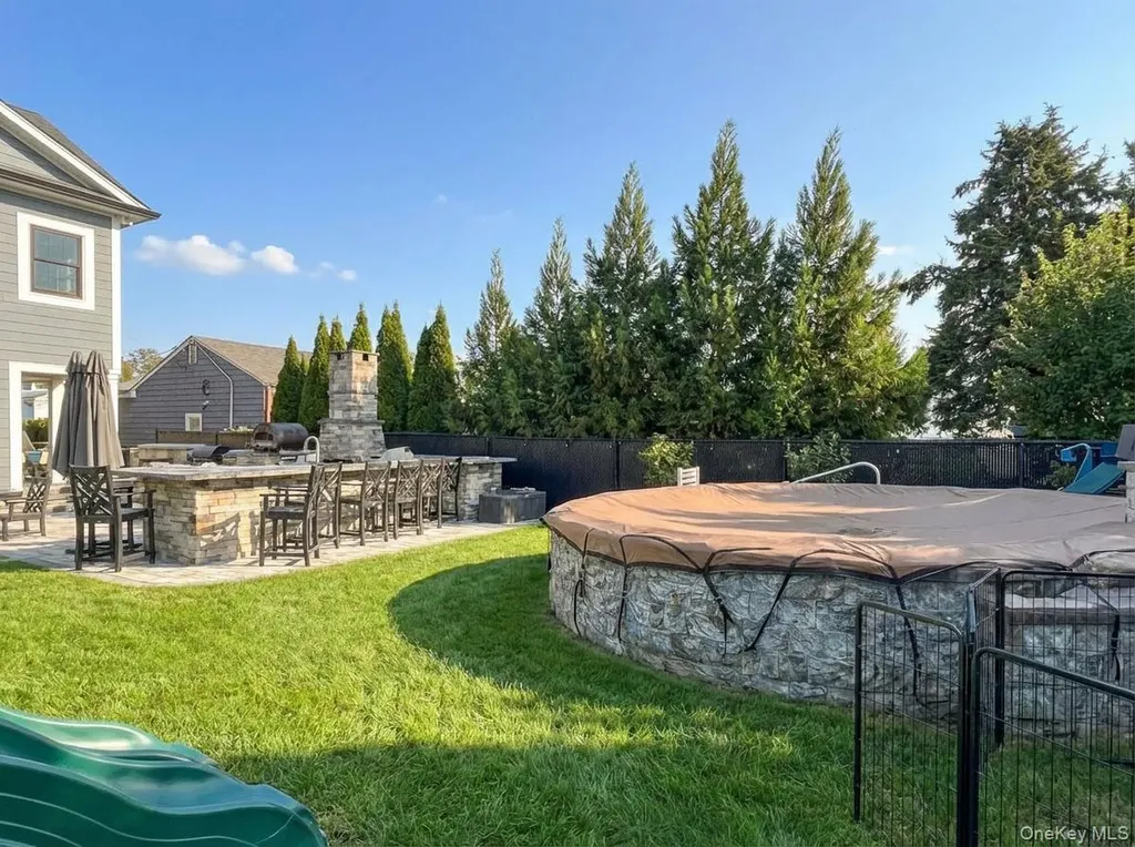20 Westbridge Drive Babylon NY 11702