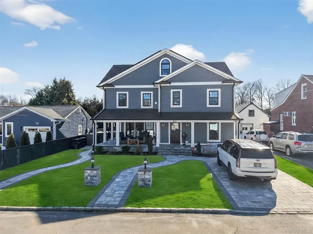20 Westbridge Drive Babylon NY 11702