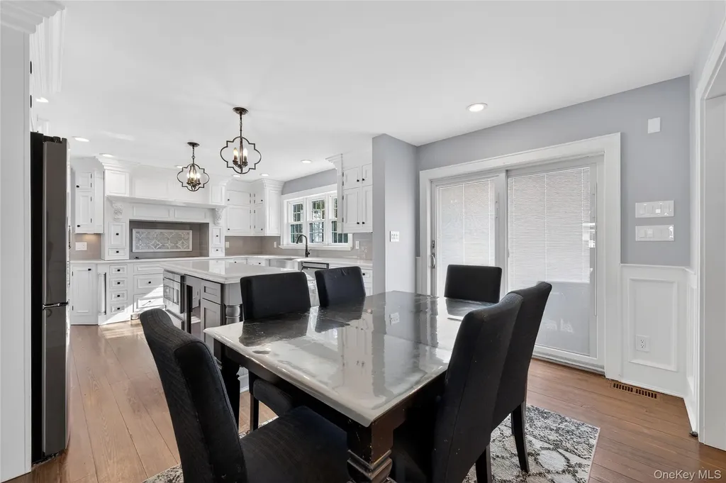 20 Westbridge Drive Babylon NY 11702