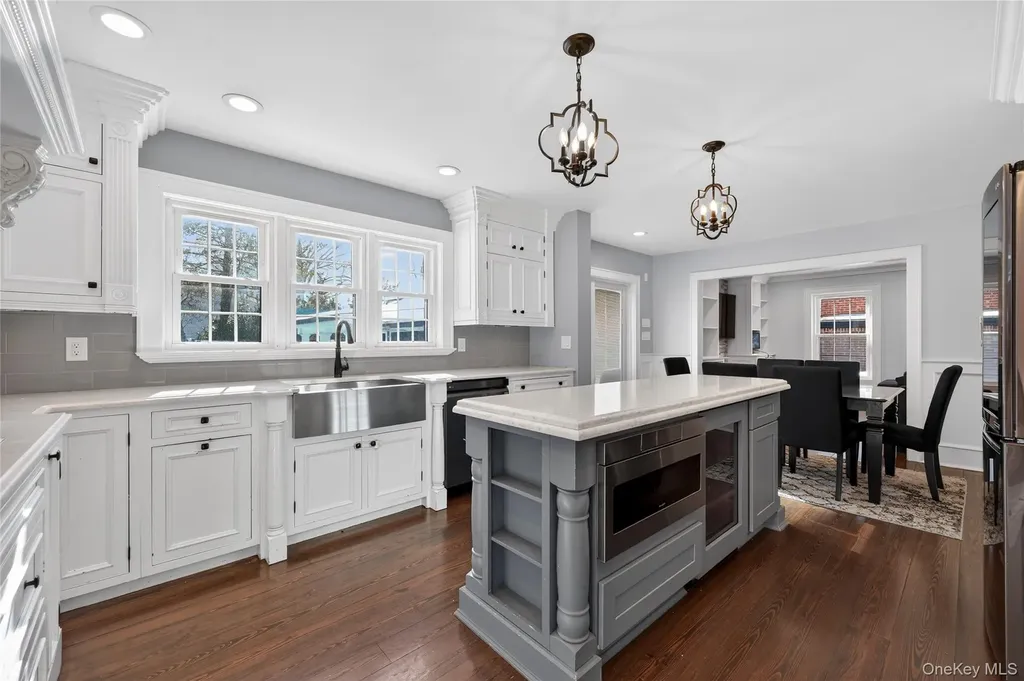 20 Westbridge Drive Babylon NY 11702